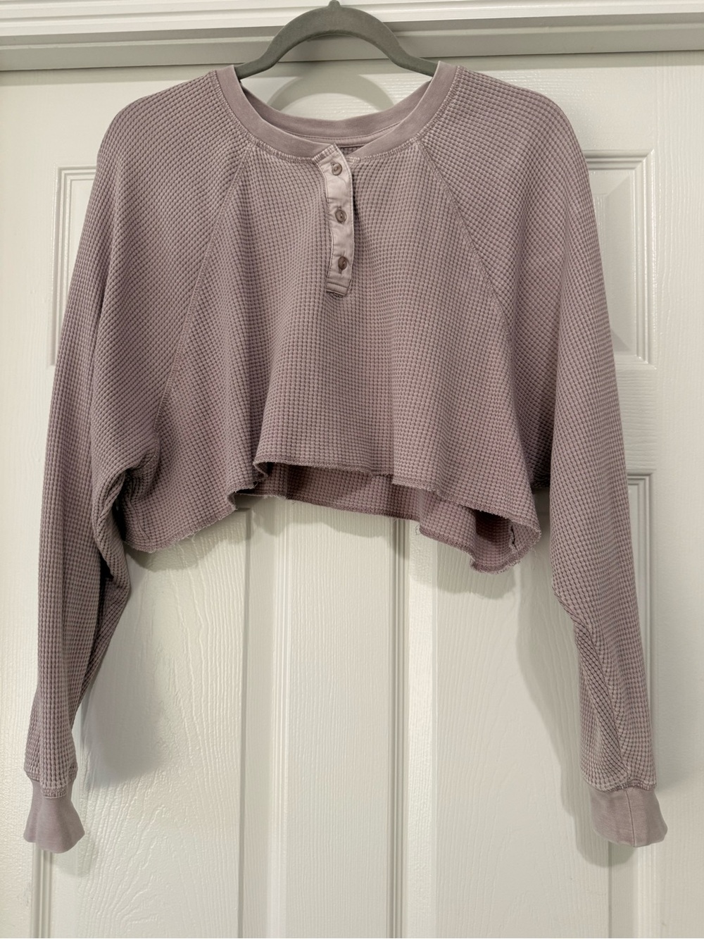 Mono B Cropped Waffle Henley Top - Dusty Mauve